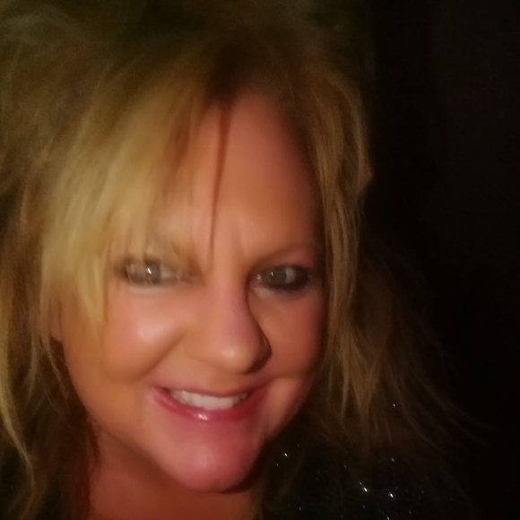 Meet your Posher, Shari - Picture 1 of 1